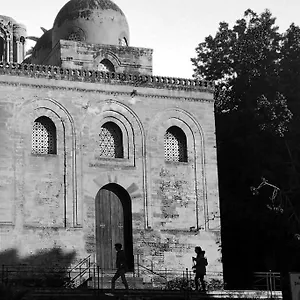 https://casa-carini-palermo.sicilyhotelsitaly.net